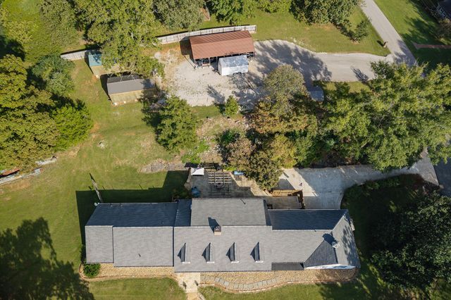 1400 Thomas Cir, Cookeville, TN 38506