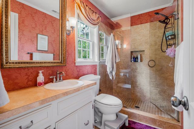 1400 Thomas Cir, Cookeville, TN 38506