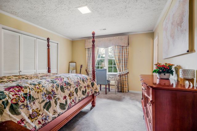 1400 Thomas Cir, Cookeville, TN 38506