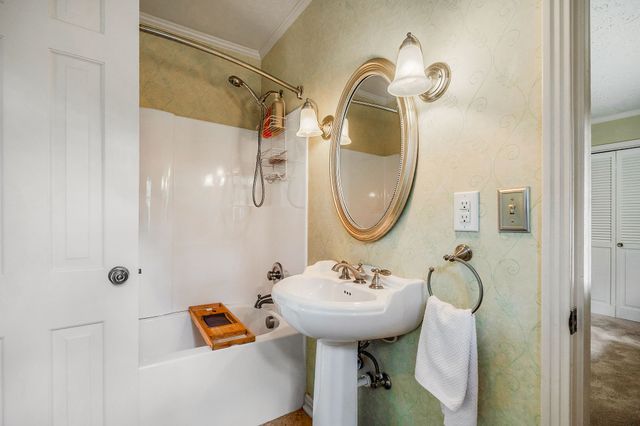 1400 Thomas Cir, Cookeville, TN 38506