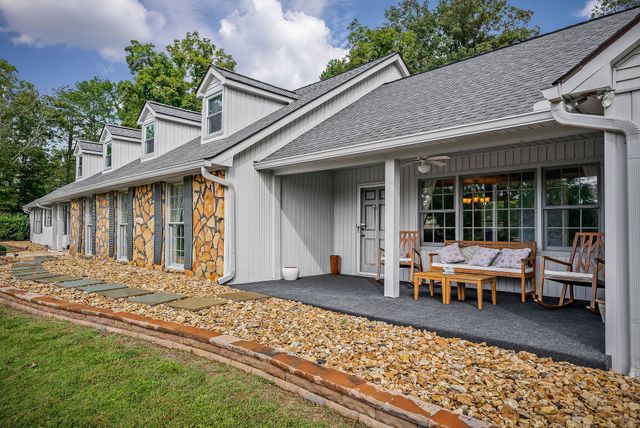 1400 Thomas Cir, Cookeville, TN 38506