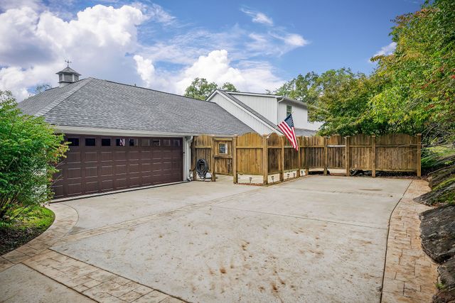 1400 Thomas Cir, Cookeville, TN 38506