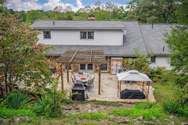 1400 Thomas Cir, Cookeville, TN 38506