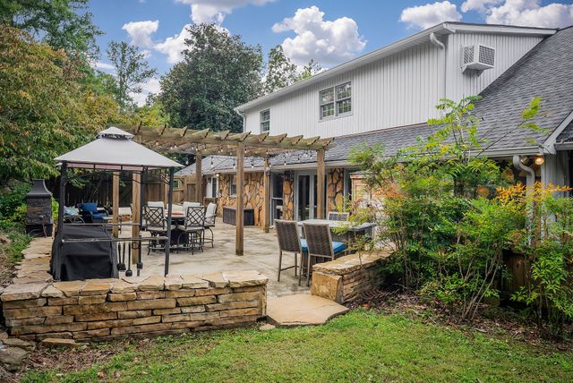 1400 Thomas Cir, Cookeville, TN 38506