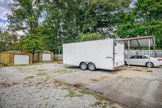 1400 Thomas Cir, Cookeville, TN 38506