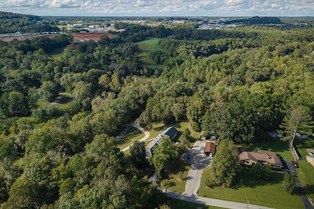 1400 Thomas Cir, Cookeville, TN 38506