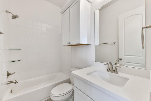 2511 S Houston Avenue, Pearland, TX 77581