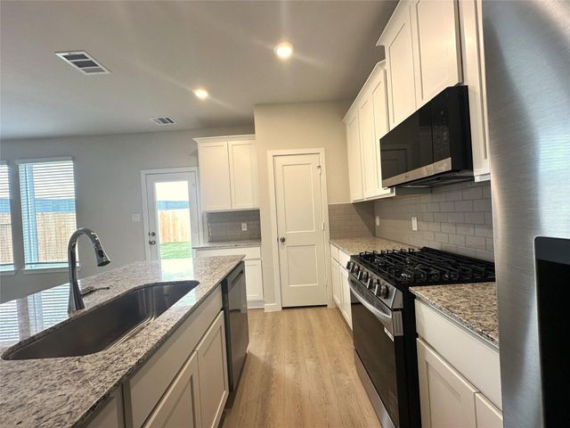 2974 Park Hill Lane, Stafford, TX 77477