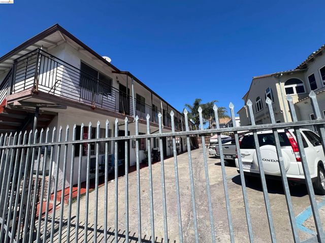 2334 E 15th Street, Oakland, CA 94601