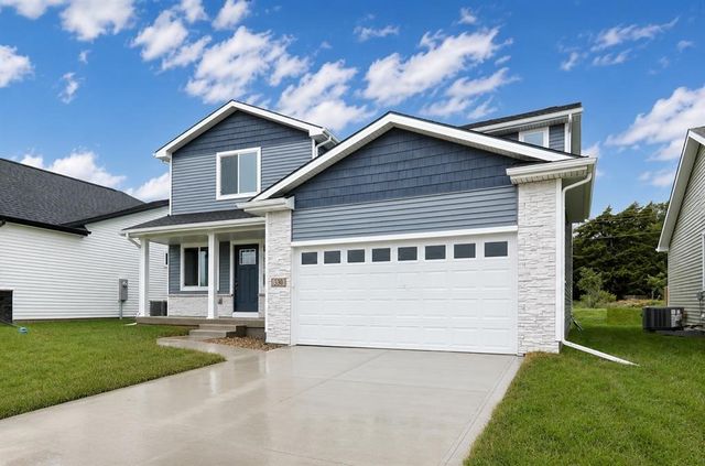 706 NE Oak Ridge Drive, Ankeny, IA 50021