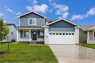 706 NE Oak Ridge Drive, Ankeny, IA 50021