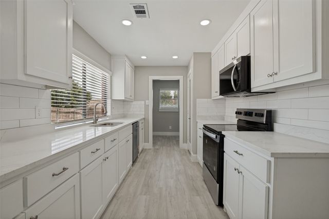 7334 Oakmore Drive, Dallas, TX 75249