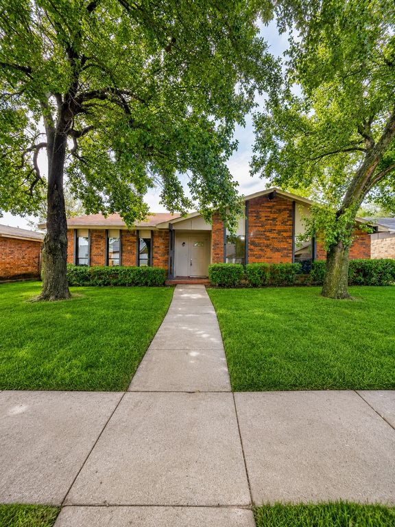 7334 Oakmore Drive, Dallas, TX 75249