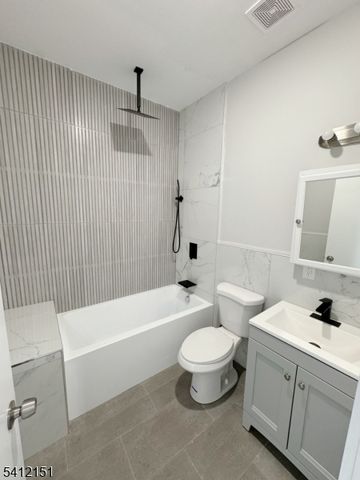 47 Aldine St, Newark City, NJ 07112