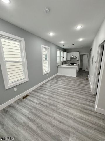 47 Aldine St, Newark City, NJ 07112