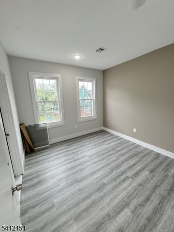 47 Aldine St, Newark City, NJ 07112