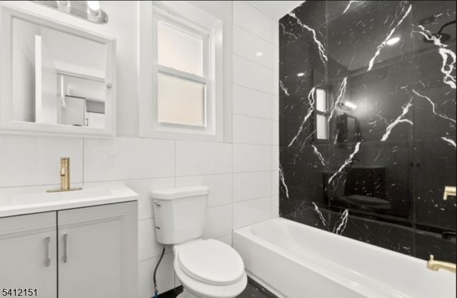 47 Aldine St, Newark City, NJ 07112