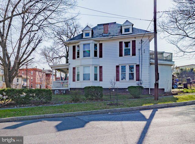 2001 DERRY ST, Harrisburg, PA 17104