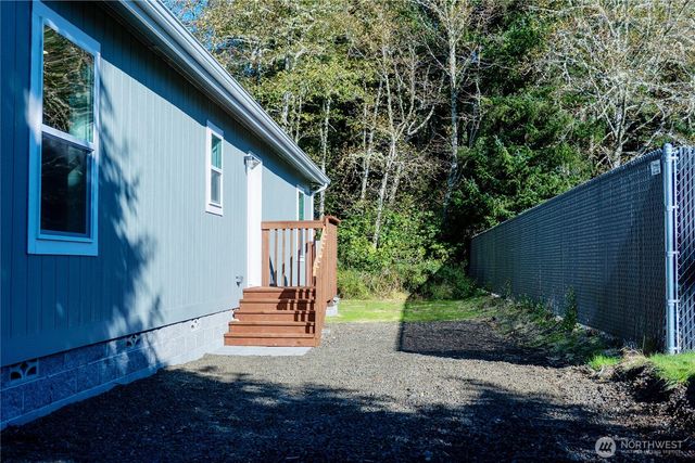 202 E Rain Street, Ocean Shores, WA 98569