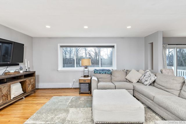 503 Weeks Avenue, Manorville, NY 11949