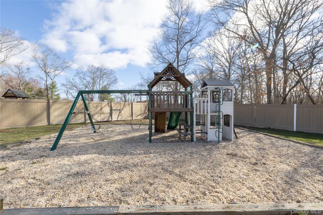 503 Weeks Avenue, Manorville, NY 11949