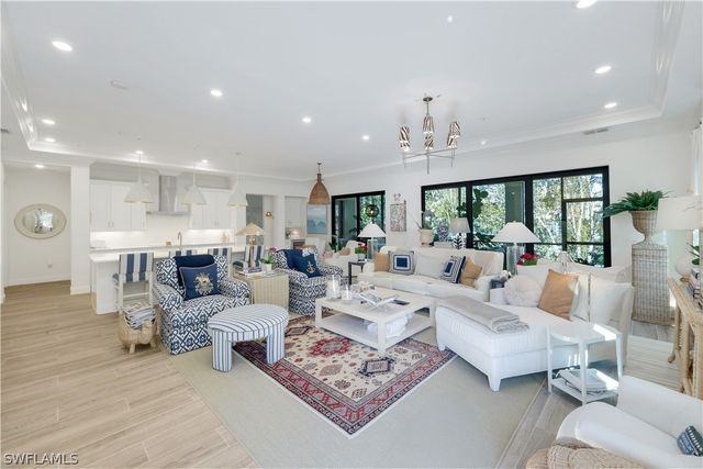 2472 Breakwater WAY 11102, Naples, FL 34112