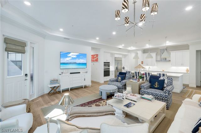 2472 Breakwater WAY 11102, Naples, FL 34112