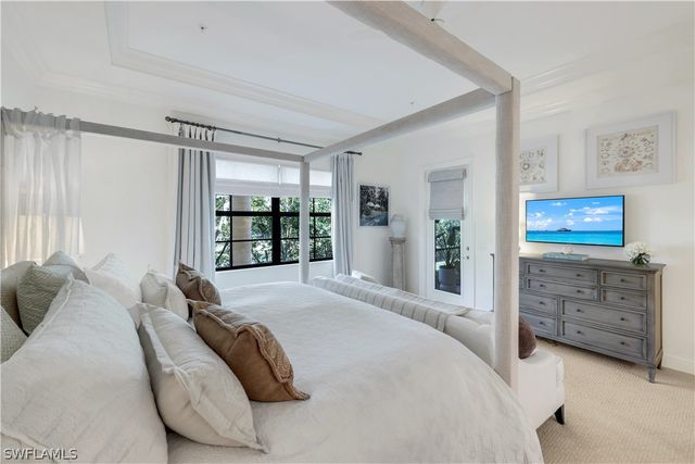 2472 Breakwater WAY 11102, Naples, FL 34112