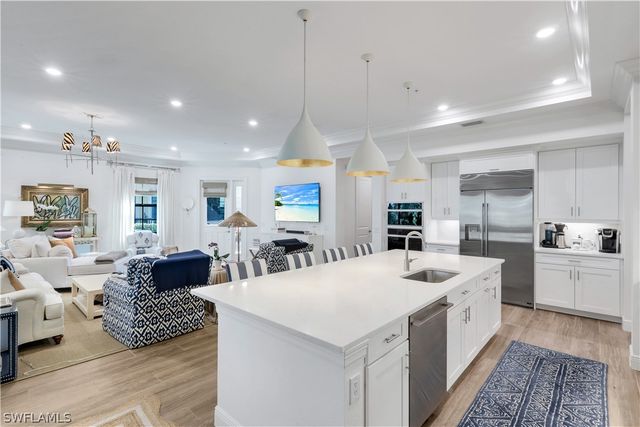 2472 Breakwater WAY 11102, Naples, FL 34112