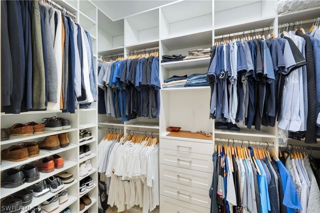 2472 Breakwater WAY 11102, Naples, FL 34112