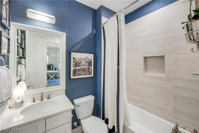 2472 Breakwater WAY 11102, Naples, FL 34112