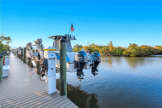 2472 Breakwater WAY 11102, Naples, FL 34112