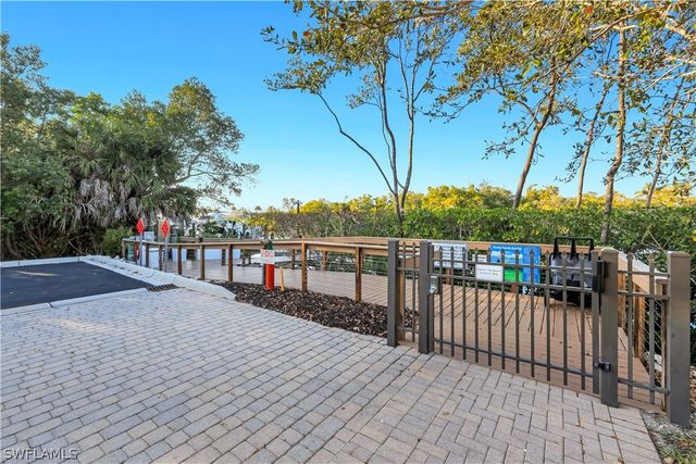 2472 Breakwater WAY 11102, Naples, FL 34112