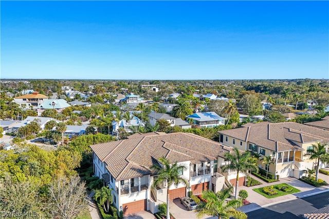 2472 Breakwater WAY 11102, Naples, FL 34112