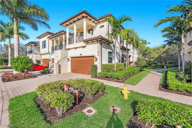 2472 Breakwater WAY 11102, Naples, FL 34112