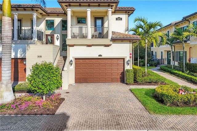 2472 Breakwater WAY 11102, Naples, FL 34112