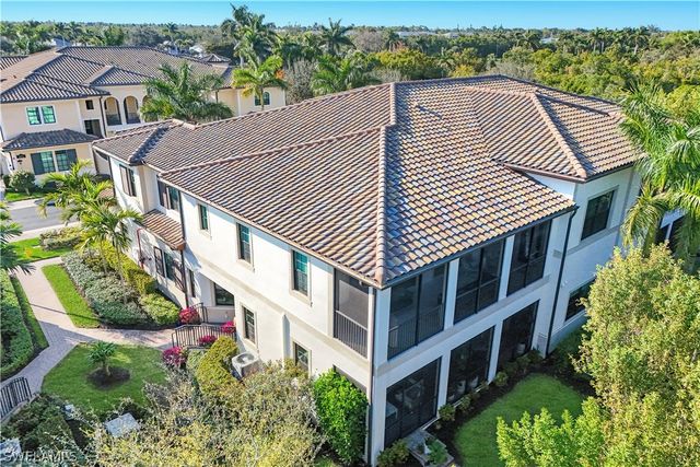 2472 Breakwater WAY 11102, Naples, FL 34112