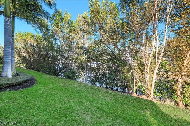 2472 Breakwater WAY 11102, Naples, FL 34112