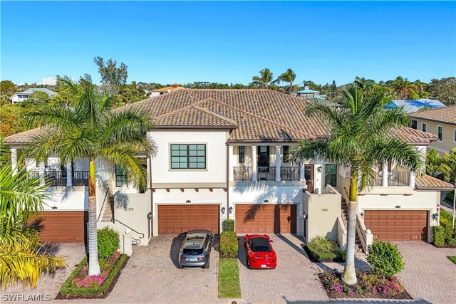 2472 Breakwater WAY 11102, Naples, FL 34112