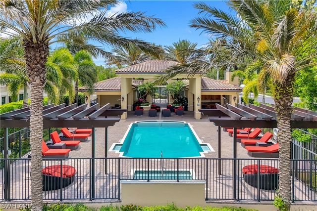 2472 Breakwater WAY 11102, Naples, FL 34112