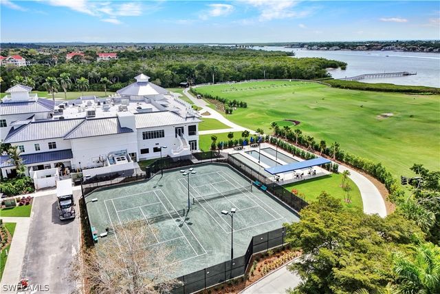 2472 Breakwater WAY 11102, Naples, FL 34112