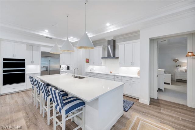 2472 Breakwater WAY 11102, Naples, FL 34112