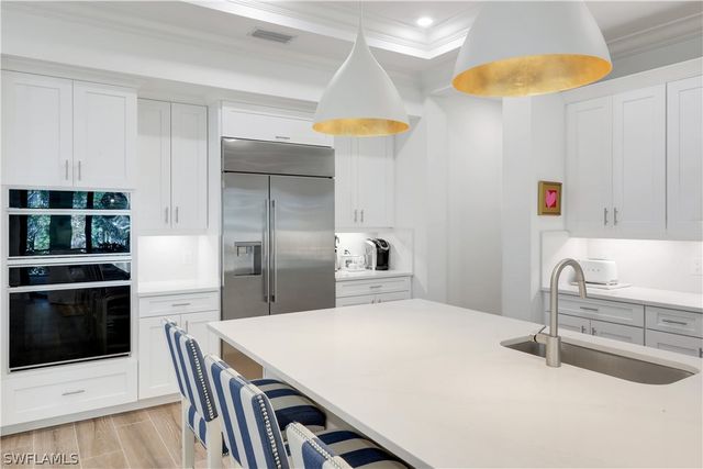 2472 Breakwater WAY 11102, Naples, FL 34112