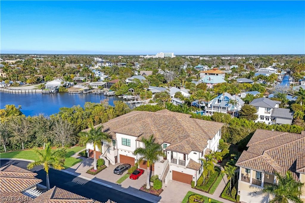 2472 Breakwater WAY 11102, Naples, FL 34112