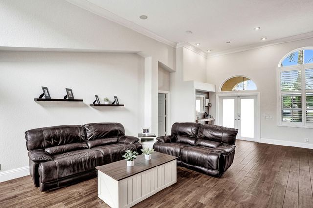 9645 E Tree Tops Court, Davie, FL 33328