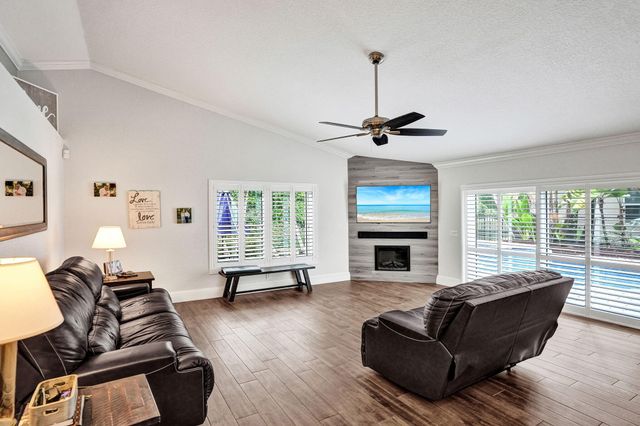 9645 E Tree Tops Court, Davie, FL 33328