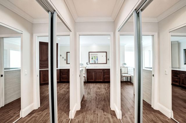 9645 E Tree Tops Court, Davie, FL 33328