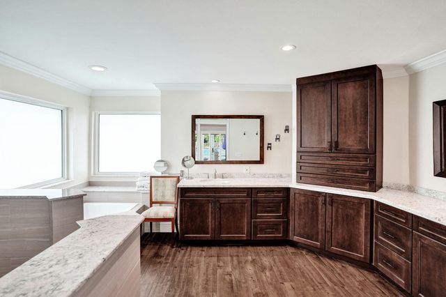 9645 E Tree Tops Court, Davie, FL 33328