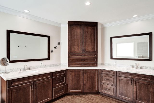 9645 E Tree Tops Court, Davie, FL 33328