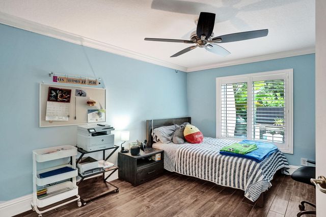 9645 E Tree Tops Court, Davie, FL 33328
